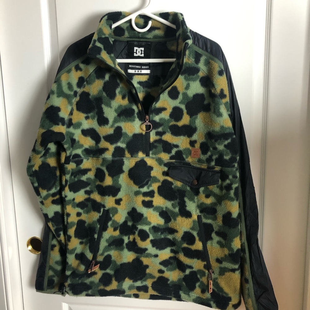 Men’s Camouflage Fleece Size Medium